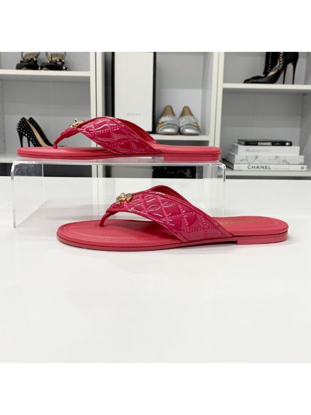 Chanel CC Logo Quilted Patent Thong Sandals Pink - Picture 3 of 10